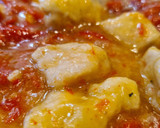Foto del paso 5 de la receta: Salteado de pollo con pimientos del piquillo al ajillo