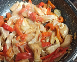Foto del paso 2 de la receta: Pollo con verduras y especias