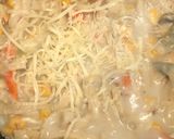 A picture of step 3 of Linguine white sauce pasta.