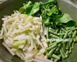 Foto langkah ke 1 dari resep Sayur Lodeh Labu Siam Favorit Suami.