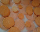 A picture of step 4 of Super easy sweet potato chips.