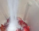 A picture of step 2 of Strawberry shake 🍓.