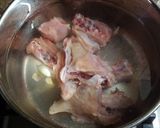 A picture of step 1 of Egyptian orzo soup.