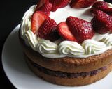 A picture of step 5 of Strawberry & Azuki Cake.
