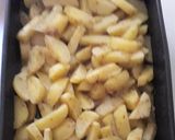 Tűzdelt karaj zöldfűszeres, joghurtos burgonyával recept fázis 6 fotója