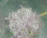 A picture of step 2 of Onion pakoda.