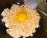 Foto langkah ke 3 dari resep Nasi Goreng Telur.