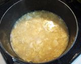 A picture of step 4 of Creamy Egg Soup with Crumbled Tofu.