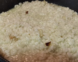 Foto del paso 2 de la receta: Arroz con Espárragos trigueros y pimiento verde