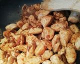 Une image de l'étape 2 de Poulet aux saveurs exotiques.