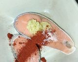 Gambar langkah 1 resipi Honey Glazed Salmon With Beetroot Sauce.