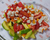 Foto del paso 3 de la receta: Ensalada de patata, aguacate, tomate y salmón