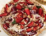 Foto langkah ke 5 dari resep Strawberry Cream Cheese Tart with Almond Crumble.