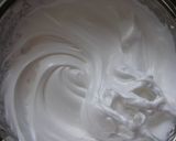 A picture of step 6 of Moist and Fluffy Sponge Cake.