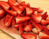 Egyszerű eperdzsem recept fázis 1 fotója