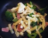 A picture of step 2 of Broccoli and Cheese for your Bento.