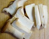 A picture of step 3 of Steamed Wiener Sausages and Mushrooms.