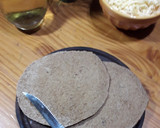 Foto del paso 1 de la receta: Pizzetas De Pan De Pita Integral