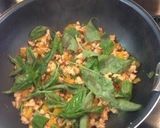A picture of step 3 of Pad Ga-prao (Spicy Minced Chicken on Rice with Fried Egg).