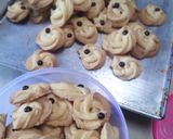 Foto langkah ke 5 dari resep Semprit susu ekonomis.