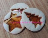 Foto del paso 1 de la receta: Galletas de jengibre navideñas con cristalitos