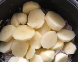 A picture of step 2 of Chatpati alou baigan ki bhujiya (Potatoes & brinjal).