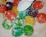 Foto langkah ke 8 dari resep 🌈Bola Singkong Pelangi🌈.