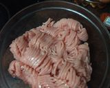 Foto del paso 2 de la receta Albóndigas de pollo con pasta y salsa de berenjenas
