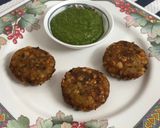 A picture of step 11 of Sabudana Vada.