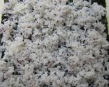 A picture of step 4 of Spiral Onigiri Rice Balls.