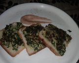 A picture of step 3 of Paneer palak toast.