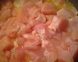 A picture of step 2 of Chicken and onion gravy.
