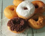 Foto langkah ke 11 dari resep Donat kampung empuk + aneka topping.