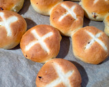 Hot Cross Buns recept fázis 5 fotója