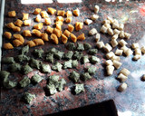 Foto del paso 5 de la receta: Ñoquis tricolor fritos