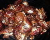 A picture of step 1 of Dates and nuts balls.