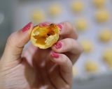 Foto langkah ke 10 dari resep Soes Kering Keju by Tintin Rayner.