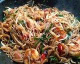 Foto langkah ke 9 dari resep Kwetiau goreng.