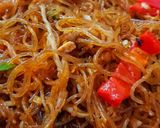 Foto langkah ke 8 dari resep Bihun Goreng Jamur Enoki.