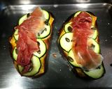 Foto del paso 2 de la receta Tostada con calabacín, queso Eddam y jamón curado