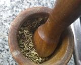 Foto del paso 1 de la receta: Mix de hierbas y semillas para ensaladas