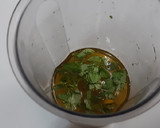 Foto del paso 3 de la receta: Ensalada de garbanzos aromatizada con albahaca