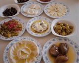 صورة لخطوة 5 من وصفة 🍆 سيد المائدة الشامية: المكدوس السوري بالجوز والزيت 🏺