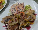 Foto del paso 7 de la receta: Ternera braseada con ensalada coleslaw y salsa Malbec