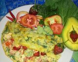 Foto langkah ke 4 dari resep Omelette avocado strobbery and brokolli banjar GNR.