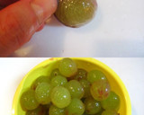 A picture of step 1 of Kyoho Grape Compote.