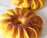 A picture of step 10 of Flower Shaped Bread with Kabocha Squash Paste.