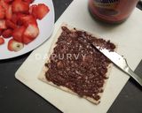 Foto langkah ke 3 dari resep ROTI TAWAR GULUNG Coklat Strawberry.