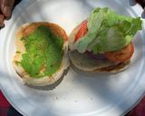 વેજ આલુ ટીક્કી બર્ગર (Veg Aloo Tikki Burger Recipe In Gujarati) રેસીપી સ્ટેપ2ફોટો
