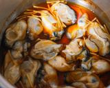 A picture of step 4 of Flavorful Oysters Simmered in Soy Sauce.
